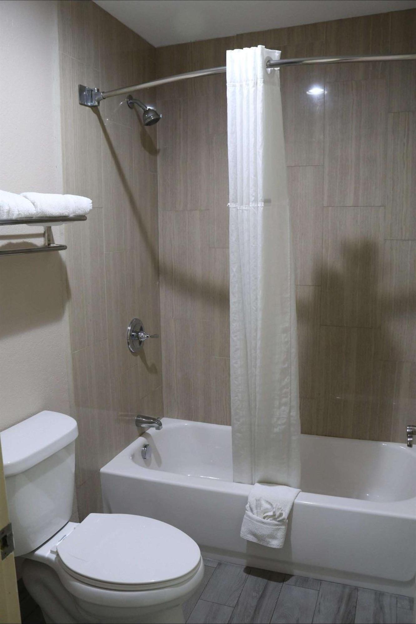 Surestay Hotel By Best Western Террелл Экстерьер фото