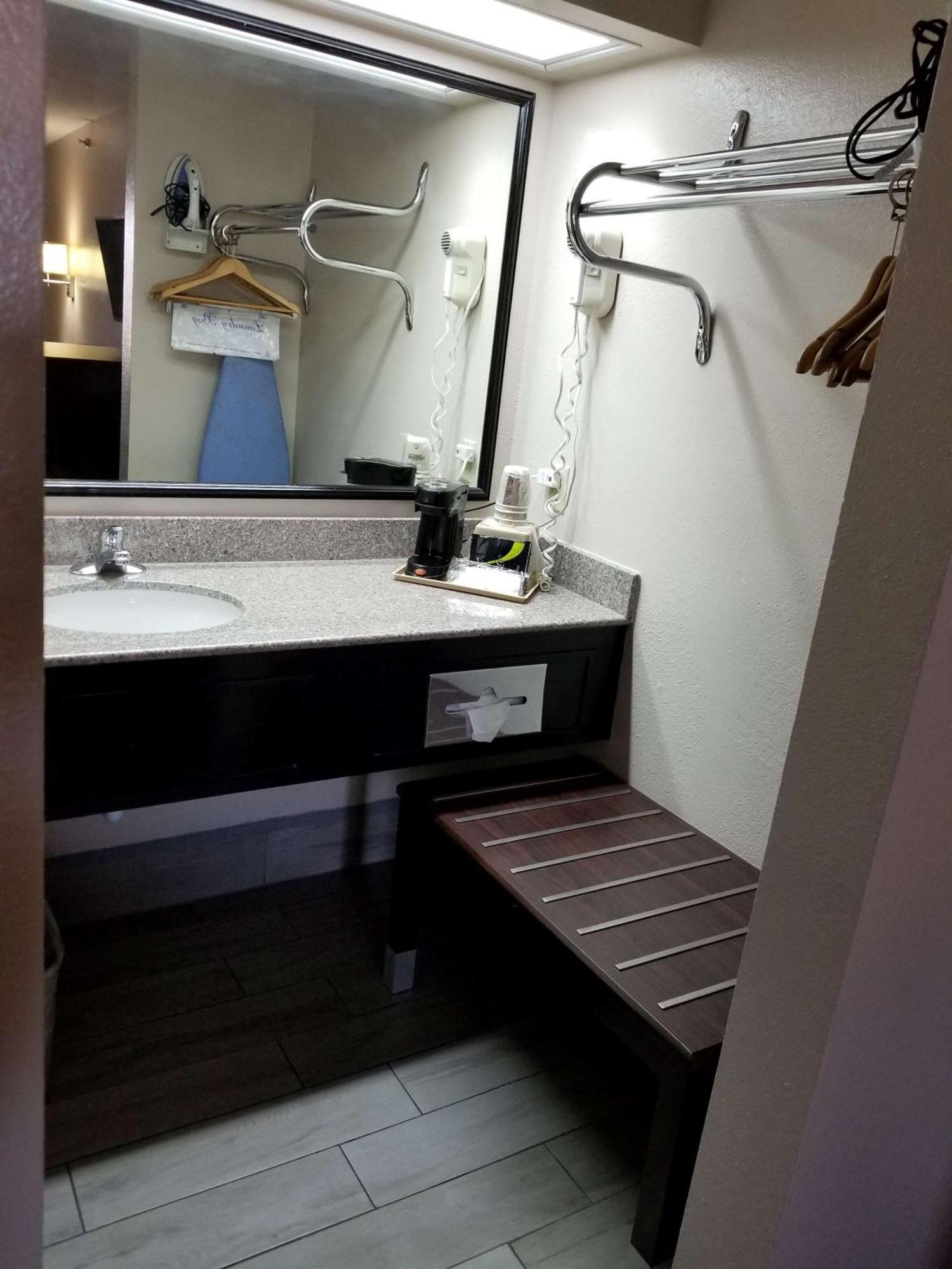 Surestay Hotel By Best Western Террелл Экстерьер фото
