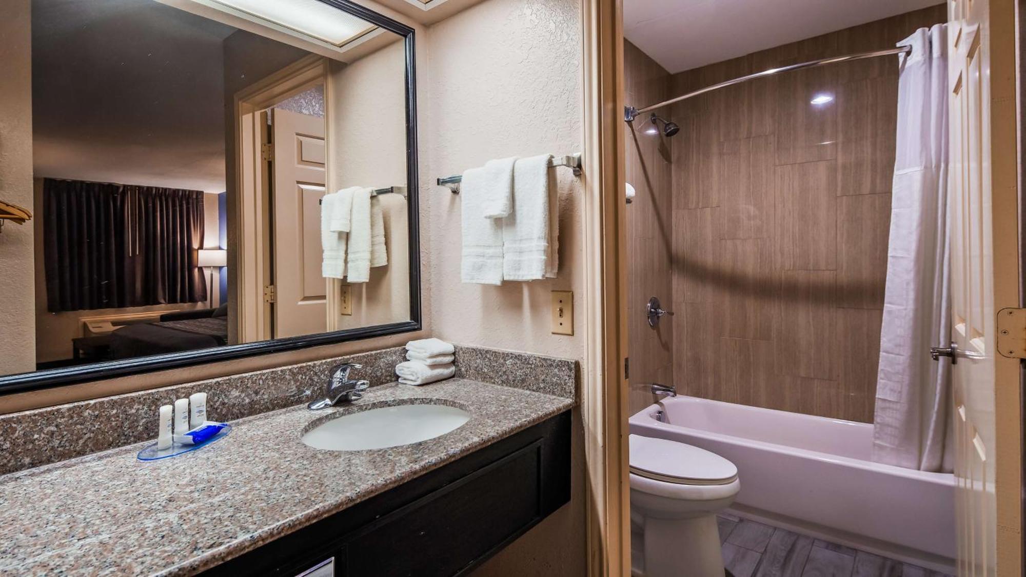 Surestay Hotel By Best Western Террелл Экстерьер фото
